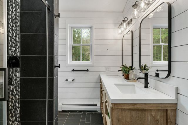 163 E Countryside Road, Waterbury, VT 05676