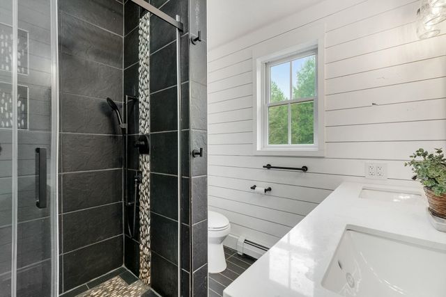 163 E Countryside Road, Waterbury, VT 05676