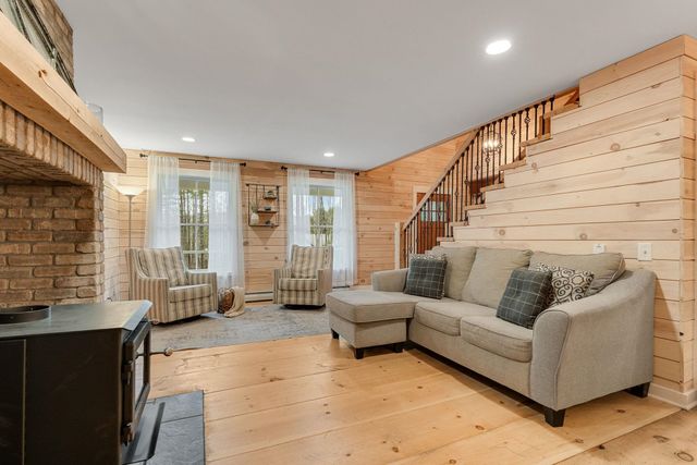 163 E Countryside Road, Waterbury, VT 05676