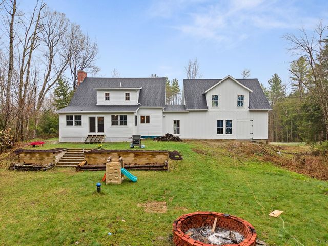 163 E Countryside Road, Waterbury, VT 05676