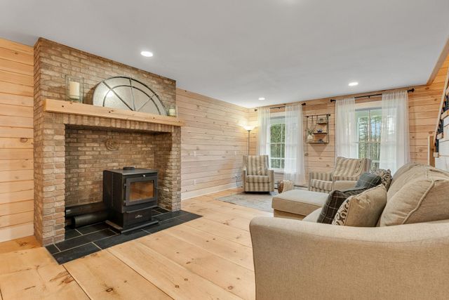 163 E Countryside Road, Waterbury, VT 05676
