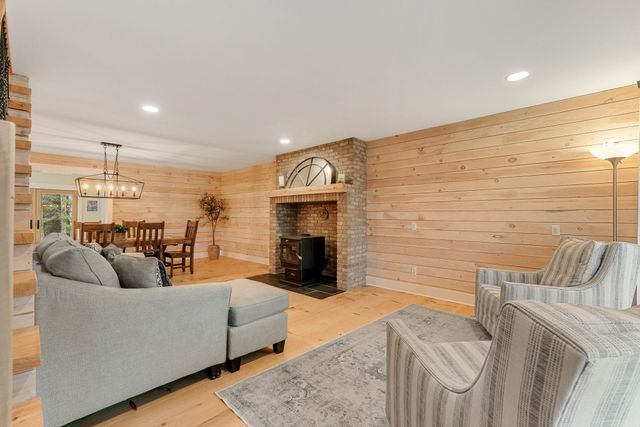 163 E Countryside Road, Waterbury, VT 05676
