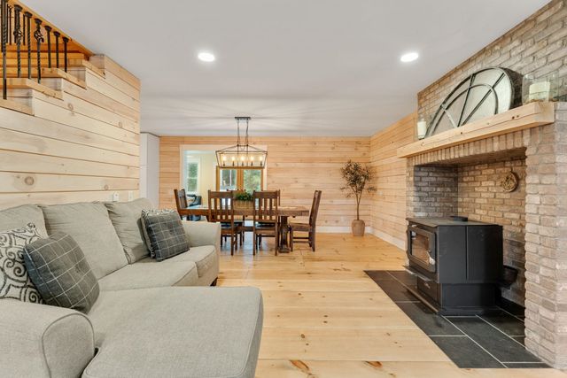 163 E Countryside Road, Waterbury, VT 05676