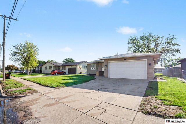 416 N Clarmar Avenue, Fremont, NE 68025