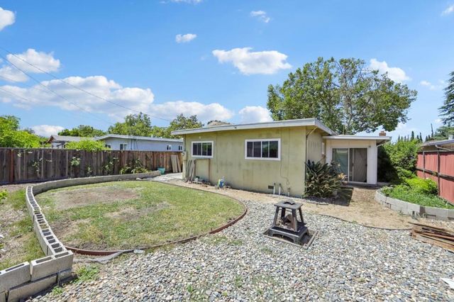 1223 Kiely Boulevard, Santa Clara, CA 95051