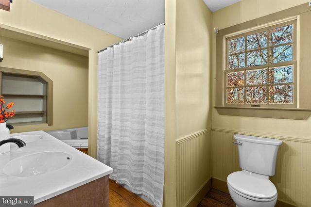 2472 FAIRWAY OAKS CT, Hampstead, MD 21074