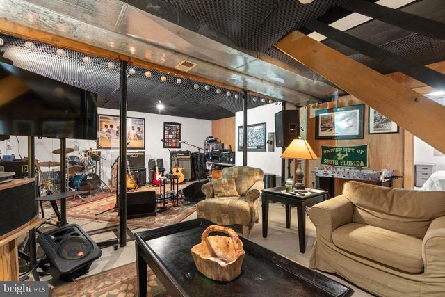 2472 FAIRWAY OAKS CT, Hampstead, MD 21074