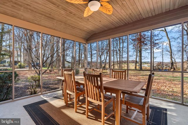 2472 FAIRWAY OAKS CT, Hampstead, MD 21074