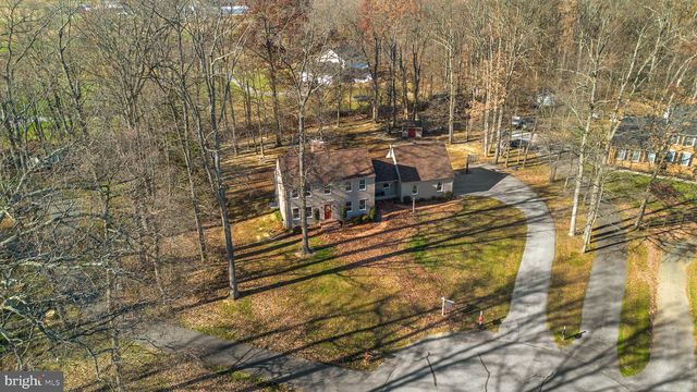 2472 FAIRWAY OAKS CT, Hampstead, MD 21074