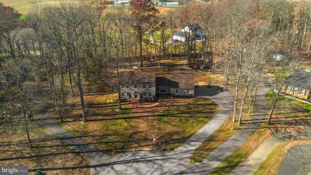 2472 FAIRWAY OAKS CT, Hampstead, MD 21074