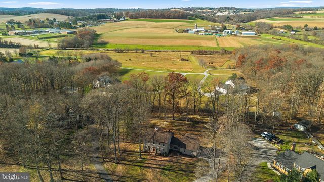 2472 FAIRWAY OAKS CT, Hampstead, MD 21074