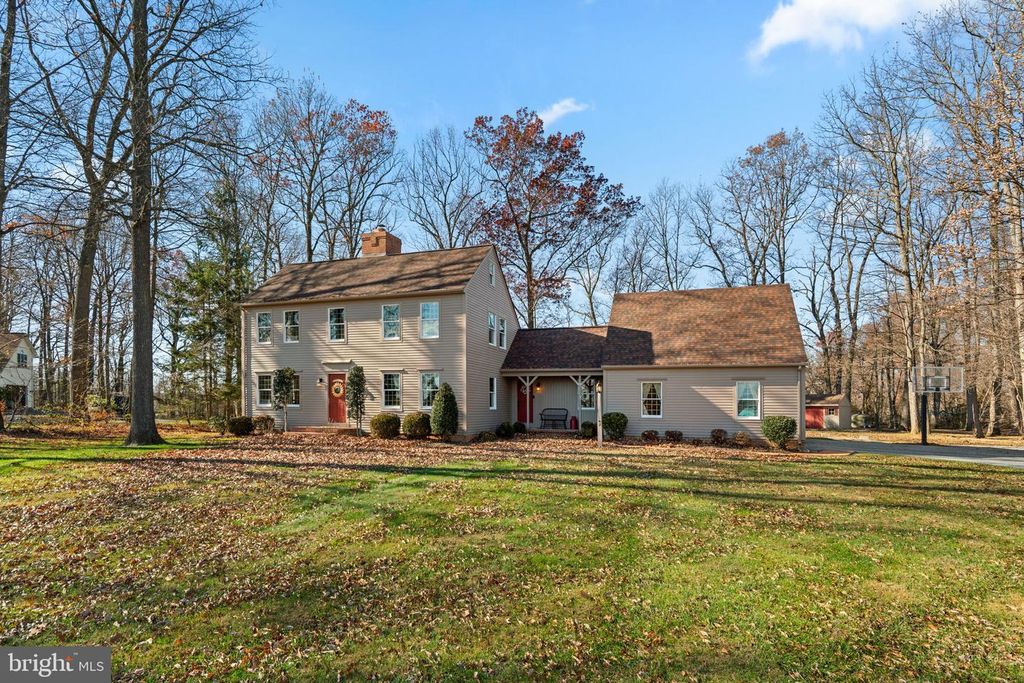 2472 FAIRWAY OAKS CT, Hampstead, MD 21074
