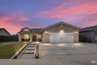 9907 Turning Leaf Lane, Bakersfield, CA 93306