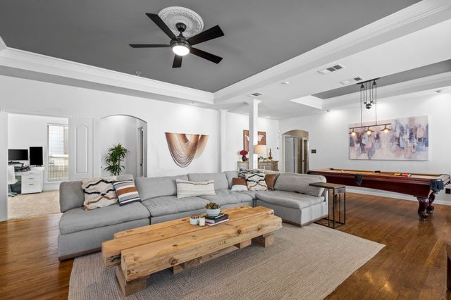 6405 E Grand Avenue, Dallas, TX 75223