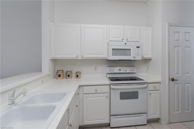 3972 Bishopwood Ct E Unit 203, Naples, FL 34114