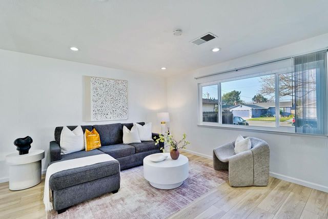 961 Lambaren Avenue, Livermore, CA 94551