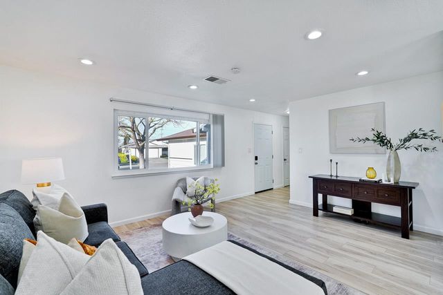 961 Lambaren Avenue, Livermore, CA 94551