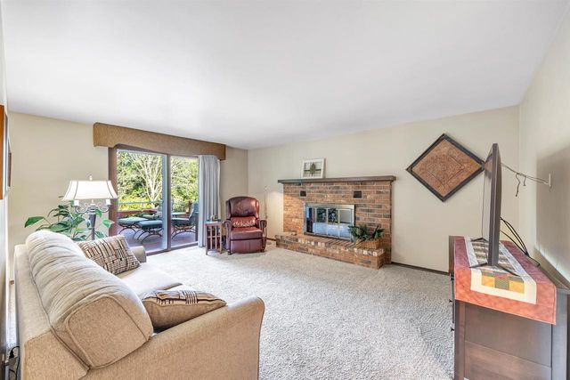 3826 HIDDEN VALLEY LANE, Green Bay, WI 54311
