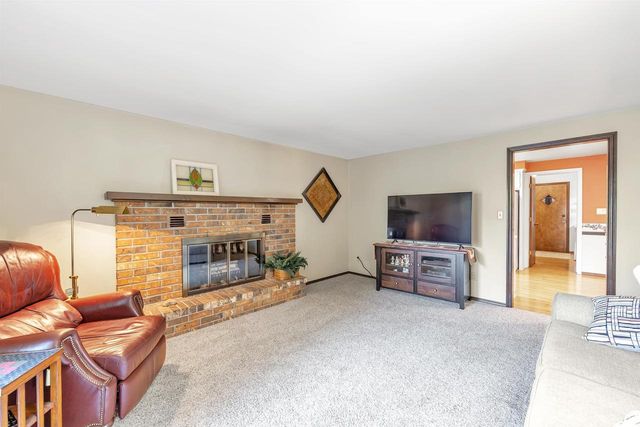 3826 HIDDEN VALLEY LANE, Green Bay, WI 54311