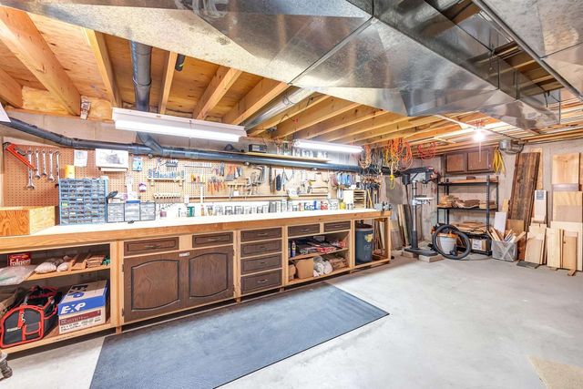 3826 HIDDEN VALLEY LANE, Green Bay, WI 54311