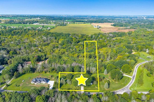 3826 HIDDEN VALLEY LANE, Green Bay, WI 54311