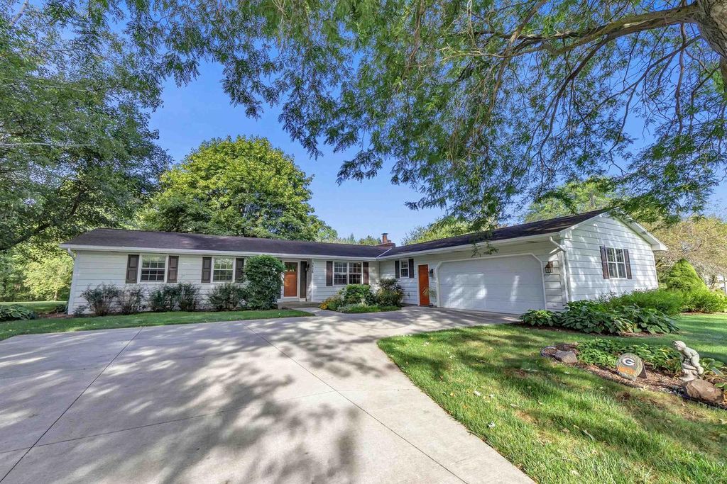 3826 HIDDEN VALLEY LANE, Green Bay, WI 54311