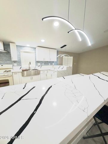 15832 N 66th Avenue, Glendale, AZ 85306