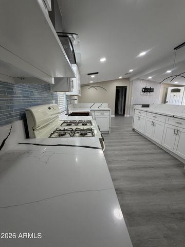 15832 N 66th Avenue, Glendale, AZ 85306