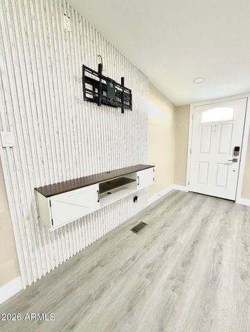 15832 N 66th Avenue, Glendale, AZ 85306