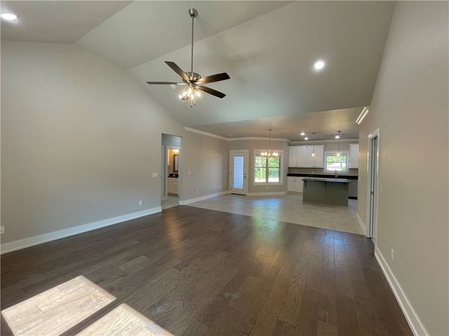 10 Lathrop Lane, Bella Vista, AR 72715