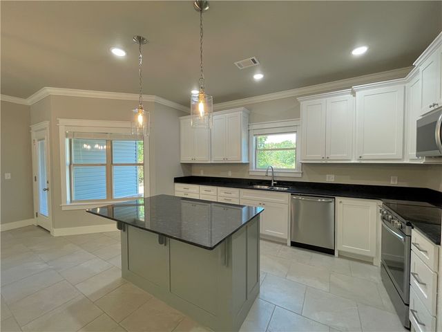 10 Lathrop Lane, Bella Vista, AR 72715