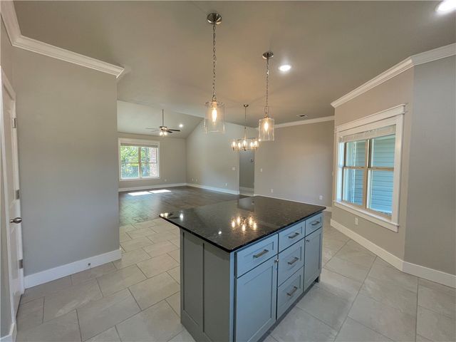 10 Lathrop Lane, Bella Vista, AR 72715