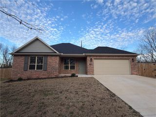 10 Lathrop Lane, Bella Vista, AR 72715