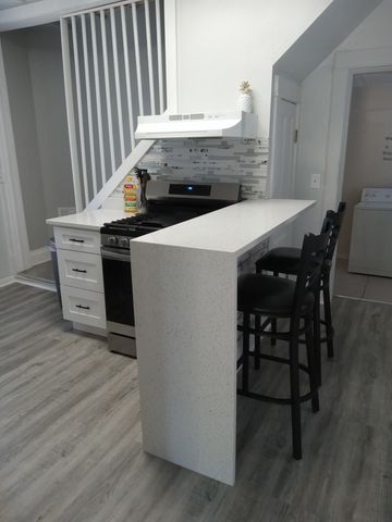 968 Judge Avenue, Waukegan, IL 60085