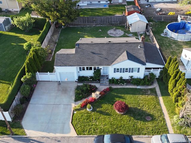 17 Morton Street, Brentwood, NY 11717