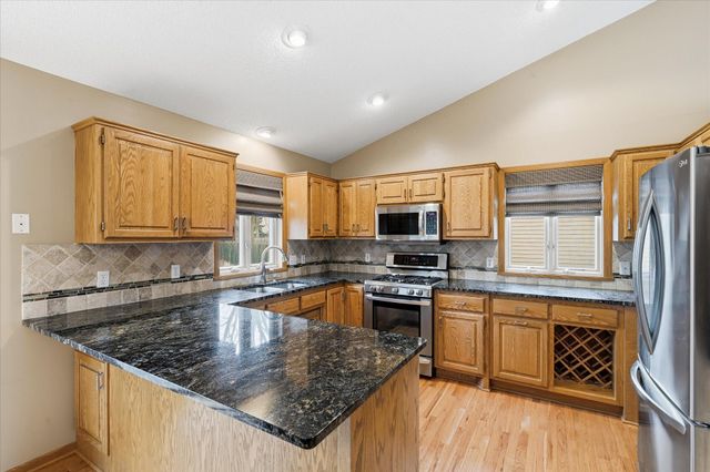 17800 82nd Avenue N, Maple Grove, MN 55311