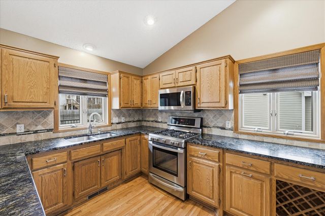 17800 82nd Avenue N, Maple Grove, MN 55311