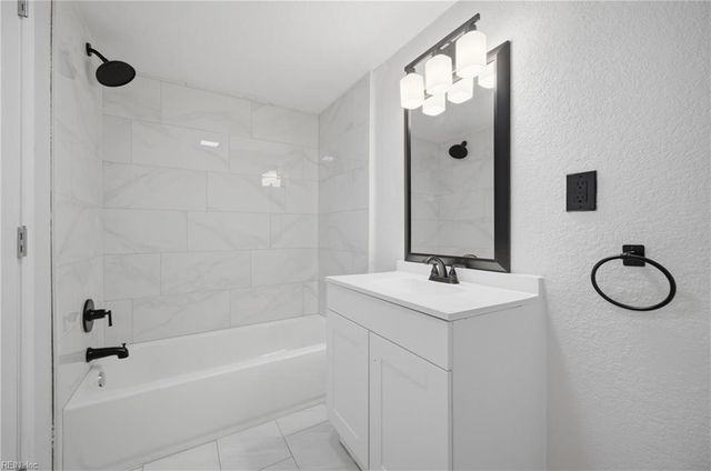 1857 S Streamline DR, Virginia Beach, VA 23454