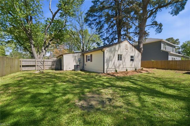 1857 S Streamline DR, Virginia Beach, VA 23454