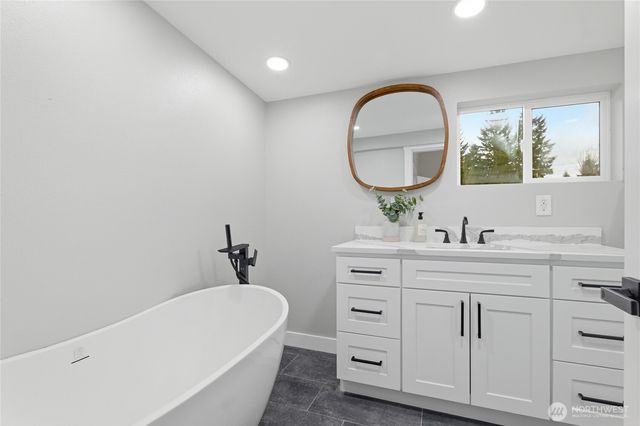 15608 252nd Street Ct E, Graham, WA 98321