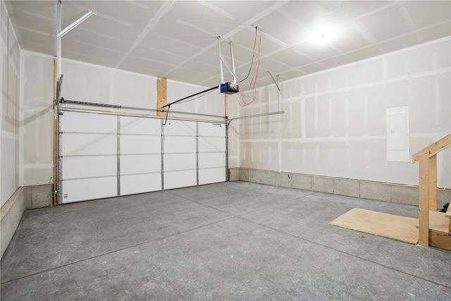 2026 Sugar Creek Drive NW, Cedar Rapids, IA 52405