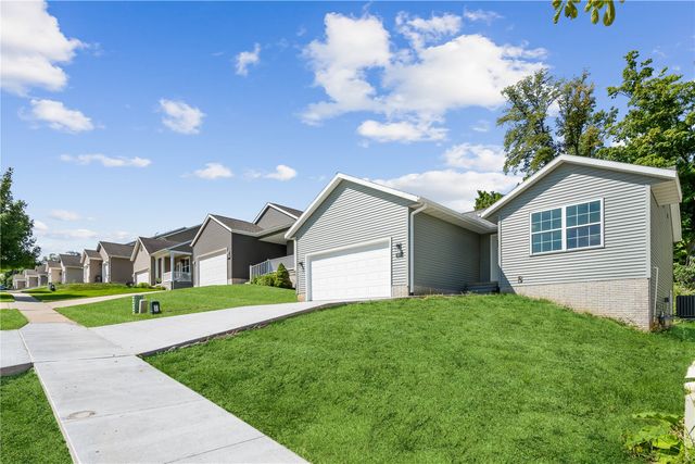 2026 Sugar Creek Drive NW, Cedar Rapids, IA 52405