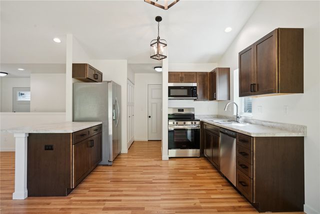 2026 Sugar Creek Drive NW, Cedar Rapids, IA 52405