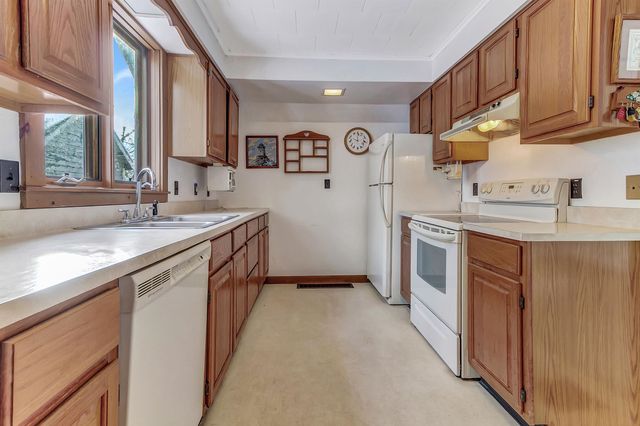 84 Allen Street, Rutland City, VT 05701