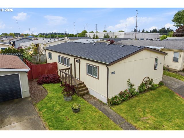 1000 S MCKERN Ct 102, Newberg, OR 97132