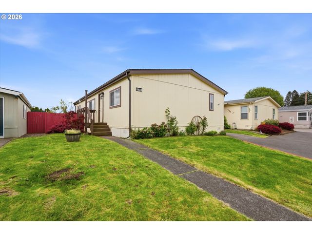 1000 S MCKERN Ct 102, Newberg, OR 97132