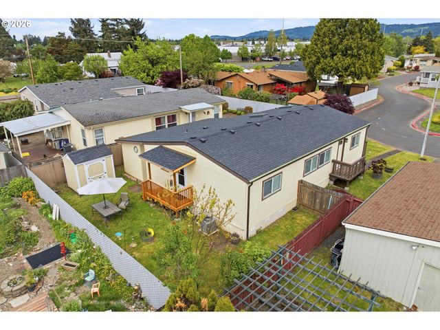 1000 S MCKERN Ct 102, Newberg, OR 97132