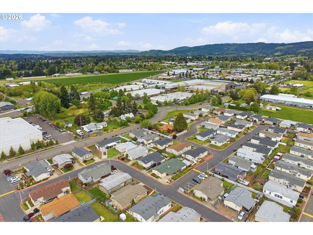 1000 S MCKERN Ct 102, Newberg, OR 97132