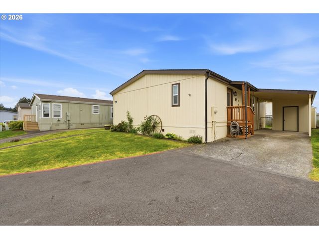 1000 S MCKERN Ct 102, Newberg, OR 97132