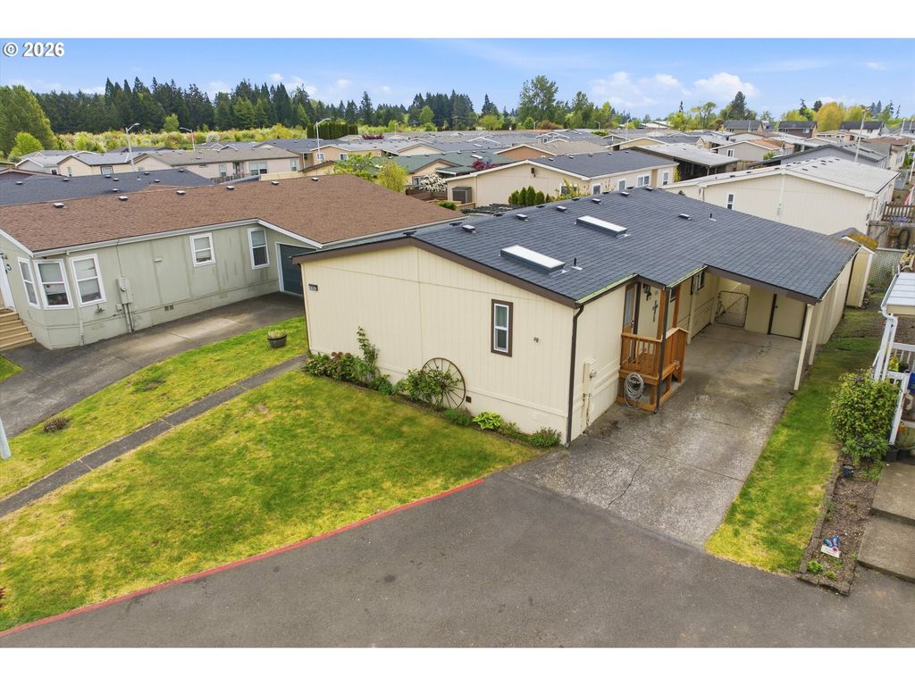 1000 S MCKERN Ct 102, Newberg, OR 97132